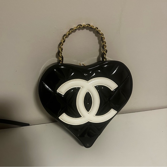 ๐๐ปSOLD๐๐ป Chanel Heart Bag - Picture 4 of 12